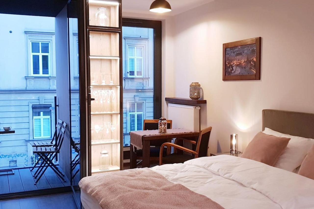 Boutique 108 - Old City, Luxury Apt. With A Garage クラクフ エクステリア 写真