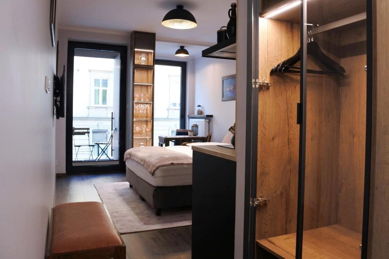 Boutique 108 - Old City, Luxury Apt. With A Garage クラクフ エクステリア 写真