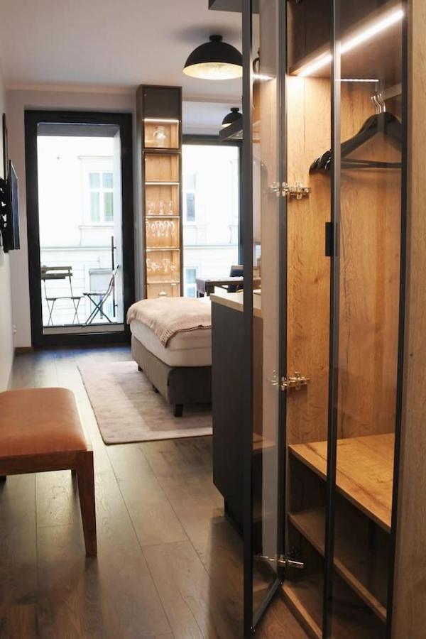Boutique 108 - Old City, Luxury Apt. With A Garage クラクフ エクステリア 写真